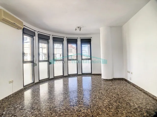 Acogedor Piso en Alquiler en el centro de la Eliana - foto 2