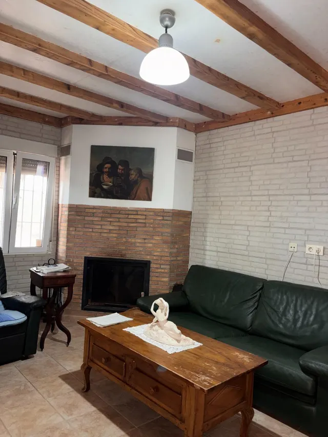 ** CHALET CON NAVE DE 200 M2 + TALLER DE 60 M2 + PISCINA EN PARCELA DE 4.000 M2**  **Una propiedad única en La Hoya (Elche) por 350.000 €**, ideal para quienes buscan espacio y privacidad — 14