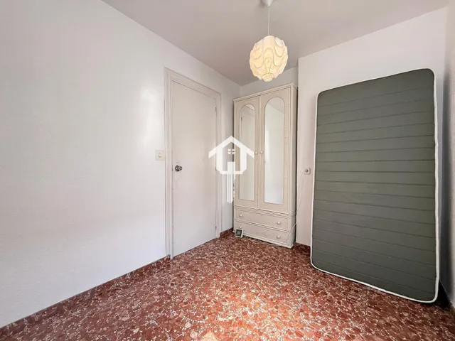 Piso en venta en Alicante. 85m2, 3 habitaciones, 1 baño con bañera, tercera planta con ascensor. zona de campoamor — 22