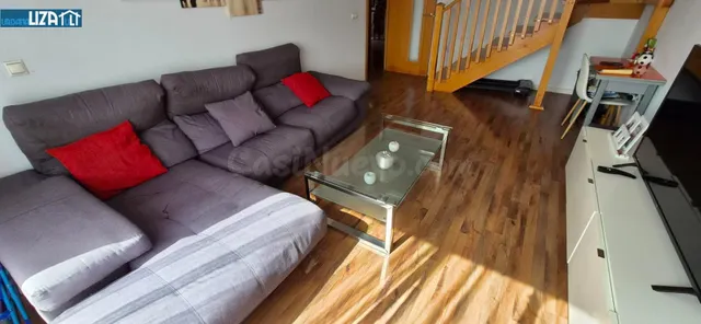 Impecable Ático en Venta con Terraza Privada y Acceso a Pisc - foto 3