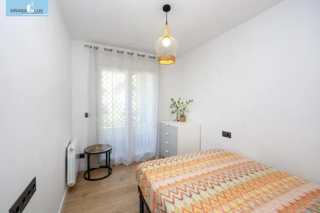 Exclusivo piso con terraza y vistas despejadas en El Serrallo. — 32
