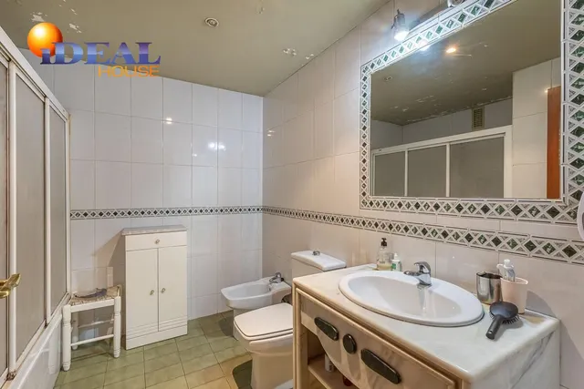 EXCLUSIVO PISO CON JARDÍN PRIVATIVO EN UNA DE LAS MEJORES URBANIZACIONES DE GRANADA — 40