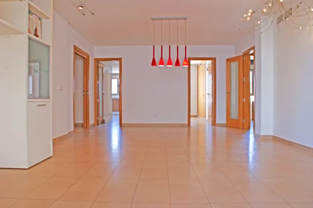 Piso en venta de cuatro habitaciones, zona Plaza Patines Palma — 5