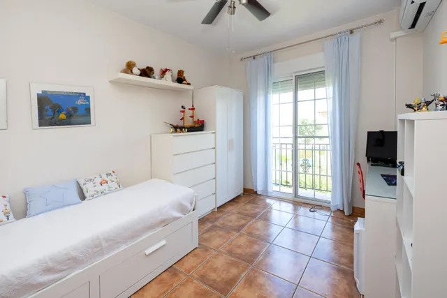 Preciosa Casa Pareada en Urbanización El Ventorrilo (Vegas del Genil) — 38