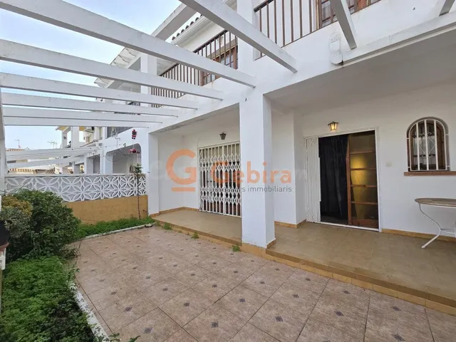 Casa adosada en Plademar de 4 habitaciones dobles - foto 3