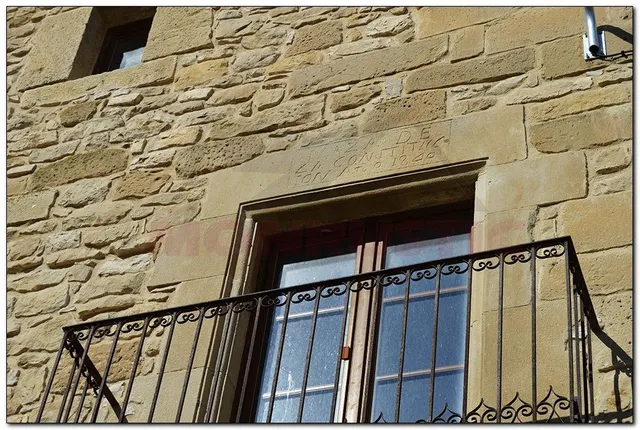 CASA DE PIEDRA ESQUINERA DE 257 M2 PRCTICAMNTE REFORMADA DE PIEDRA, 3 DORMITORIOS SUITES. — 11