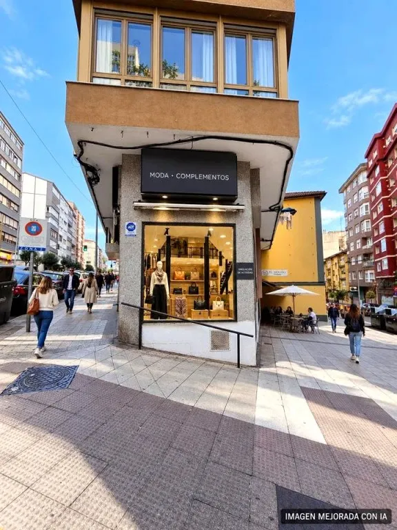 Local comercial en esquina centrica en Santander — 11