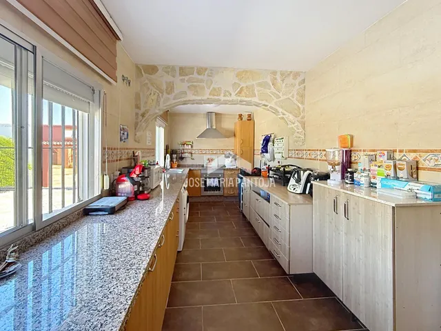 FINCA DE RECREO Y CHALET — 48