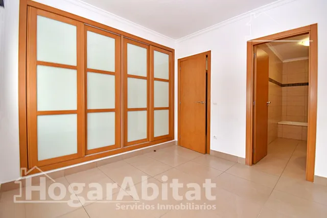 Espacio y libertad al aire libre en esta cómoda planta baja con terraza y patio — 21