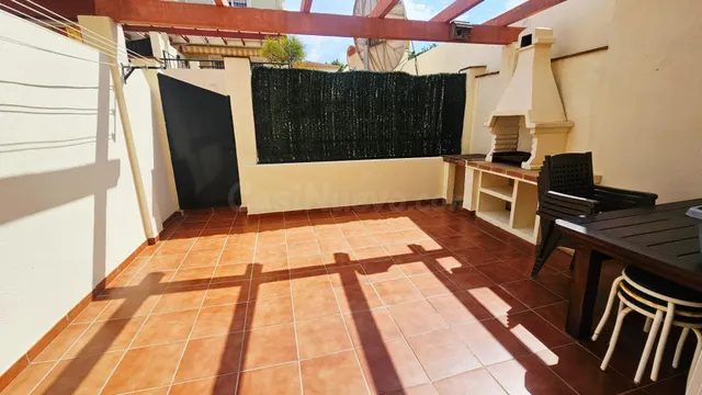 Amplia vivienda unifamiliar adosada con garaje, terrazas y b - foto 3