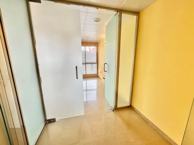 Maravillosa oficina en el centro de Beniel, semi-nueva, toda exterior, hace esquina. ¡visitela ya! — 6