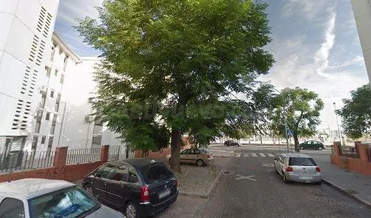 SE VENDE piso OKUPA en C CL MOTRIL,16 Esc:E Pl:3 Pt:04 Córd - foto 2