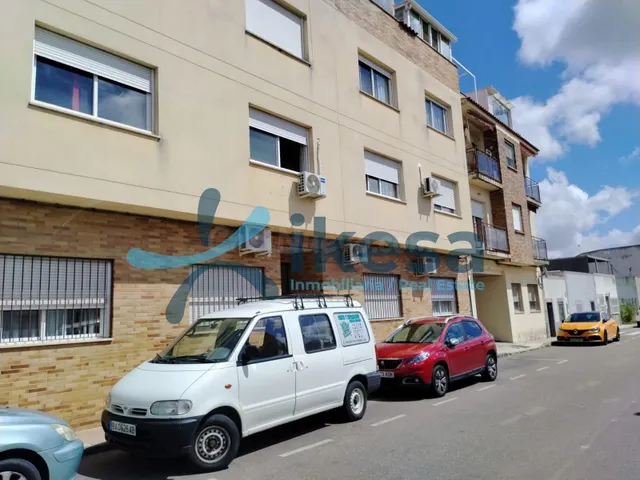 Garaje 35m² en venta - San Roque