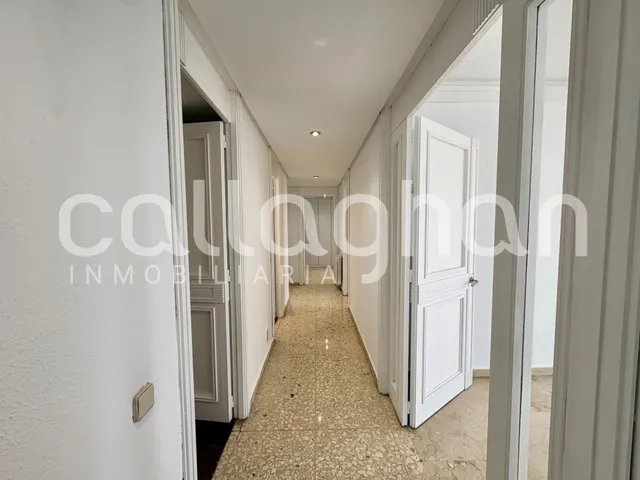 Alquiler espacioso en una zona emblemática — 9