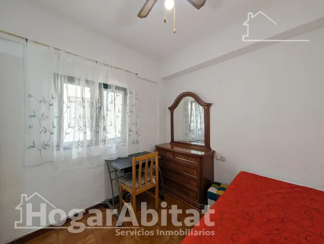 Luz natural y excelente ubicación en este piso exterior con balcón — 7