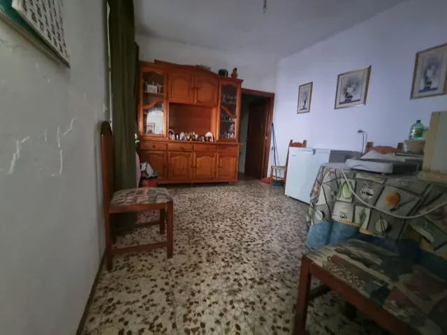 SE VENDE CASA EN PRIMERA PLANTA EN PATIO DE VECINOS EN ZONA CERCANO A CENTRO — 6