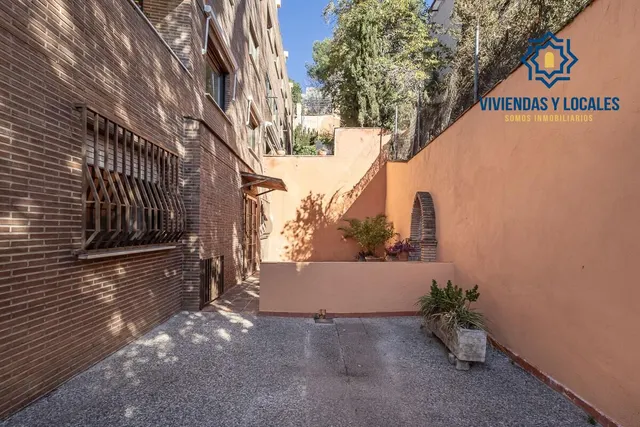 EXCLUSIVO PISO CON JARDÍN PRIVATIVO EN UNA DE LAS MEJORES URBANIZACIONES DE GRANADA — 6