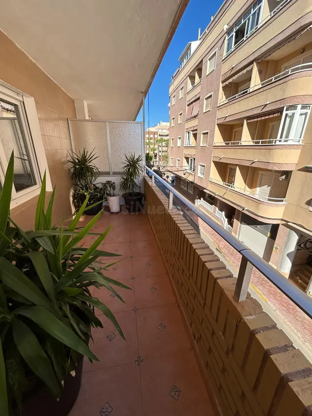 Espectacular piso de 97 m2 con terraza y vistas al mar - foto 3