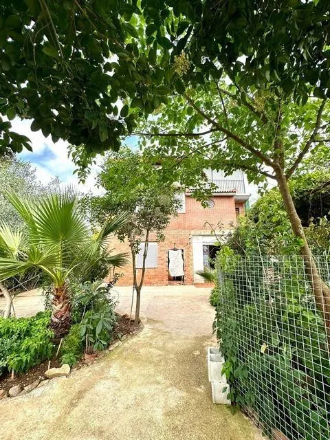LA COLINA - Parcela de 1.000m2 con Gran casa con sotano y 3  - foto 3