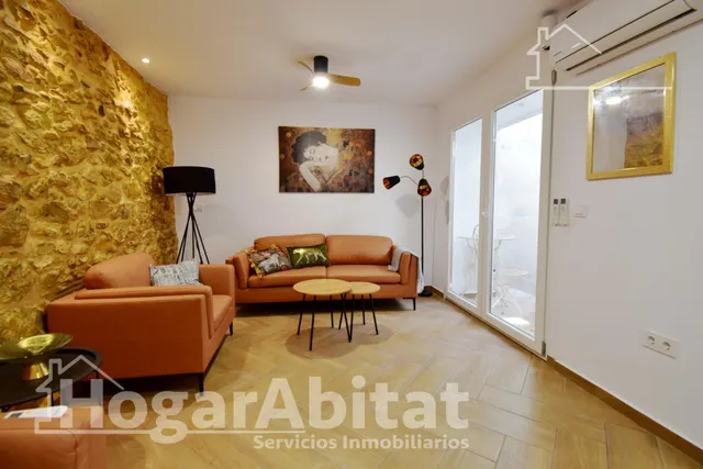 ESPACIOSA CASA SEMIRREFORMADA CON TERRAZA — 9