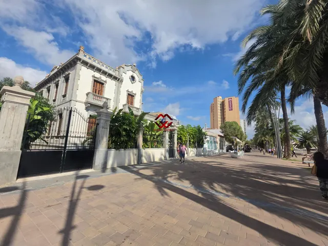 Villa en esquina con piscina privada, garaje a 800 m de la playa en Santiago de la Ribera — 45