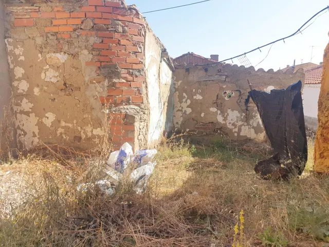 Urbis te ofrece un solar en Venta en Vecinos, Salamanca. — 2