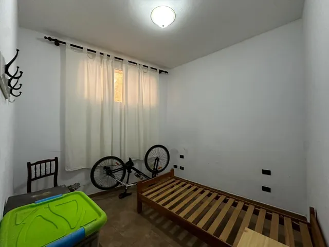 EN CARRIZAL, CASA TERRERA MUY AMPLIA — 10