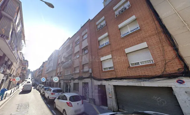 Se vende piso OKUPADO en Santa Coloma de Gramenet (Barcelona - foto 2
