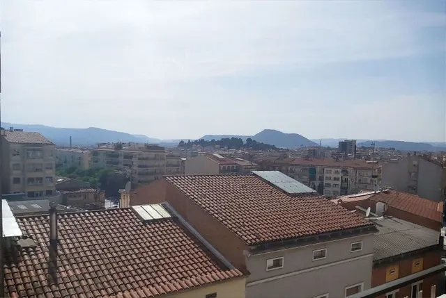ATENTOS INVERSORES A ESTA VIVIENDA — 13
