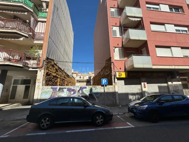 SOLAR URBANO CON ESTRUCTURA DE EDIFICIO EN EL VENDRELL - foto 5