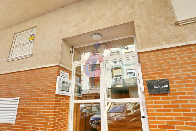 Piso impecable en Las Viñas con piscina comunitaria, terraza acristalada y muy cerca del mar — 31