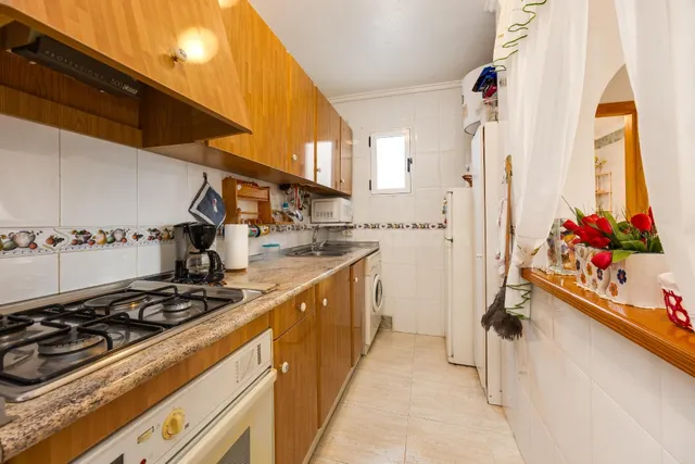 Apartamento de 2 dormitorios y piscina comunitaria en Playa del Cura — 3