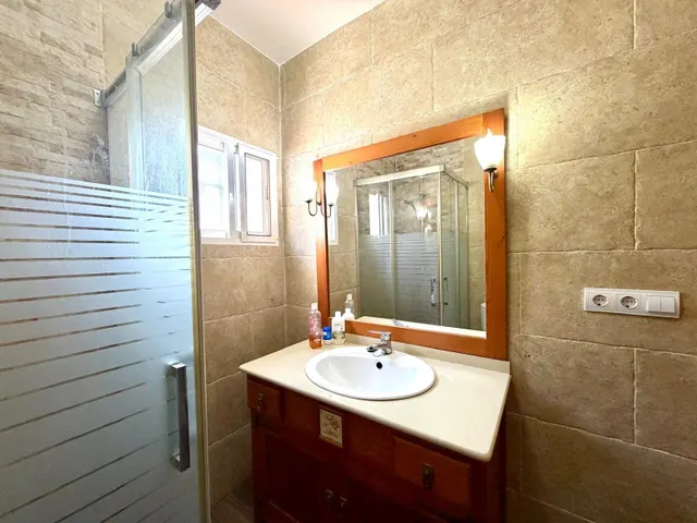 Finca en Mollina con casa, piscina, pista de tenis y 7.000 m2 de olivar. — 16