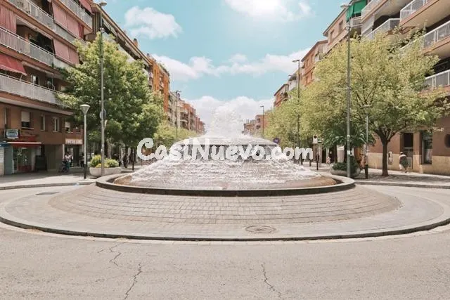 AMPLIA PLAZA DE APARCAMIENTO EN CALLE MONTURIOL PRÓXIMA AL C - foto 4