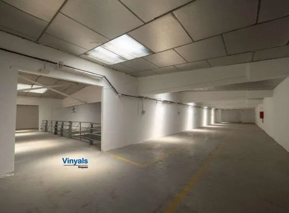 Con acceso para trailers y patios!