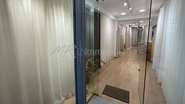 Local comercial en alquiler en el centro de Granollers! - foto 4
