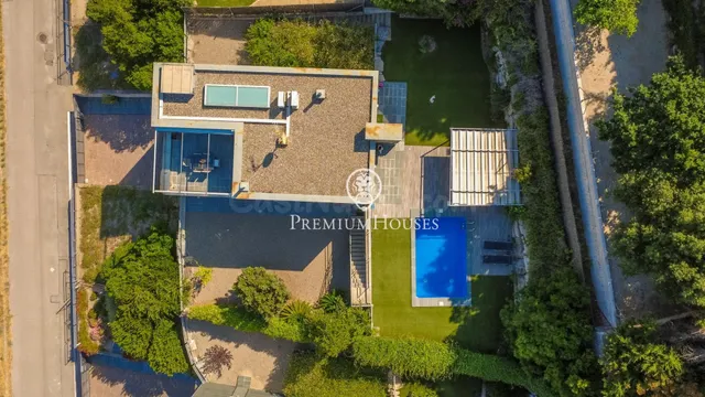 Magnífica vivienda en venta con piscina en Alella - foto 4