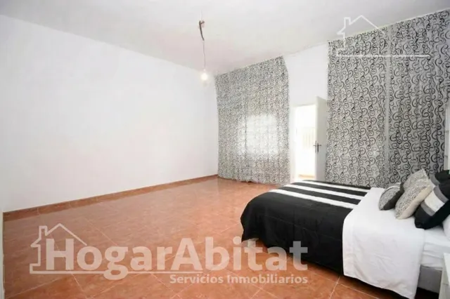 Gran patio privado y excelente ubicación en esta amplia planta baja en El Cabanyal — 13