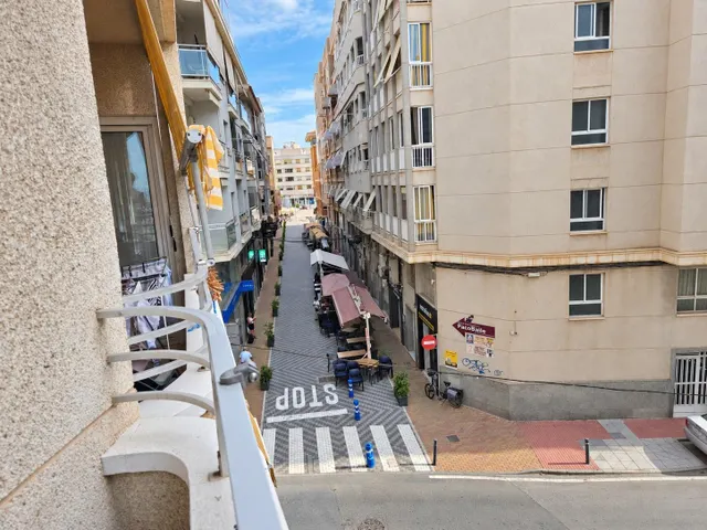 Amplio piso de 3 habitaciones junto a la Glorieta y el puerto de Santa Pola — 14