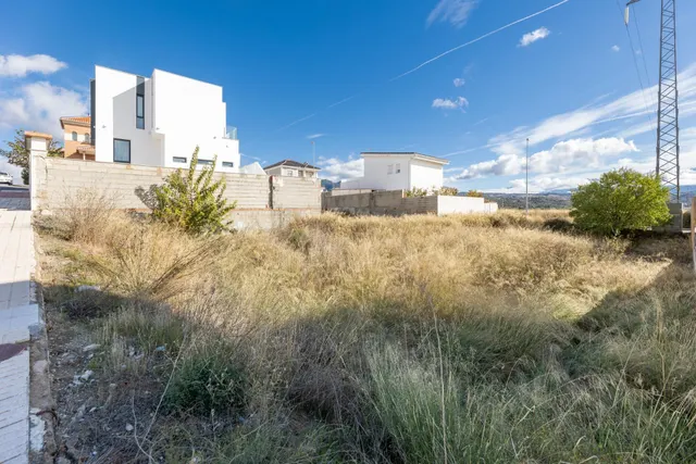 TERRENO A LA VENTA EN PELIGROS — 2