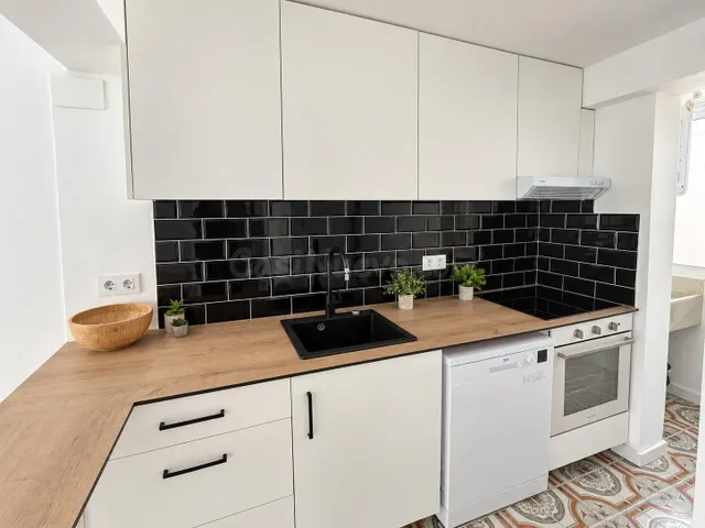ESPACIOSO PISO REFORMADO DE 3 habitaciones EN QUATRE CARRERE - foto 4