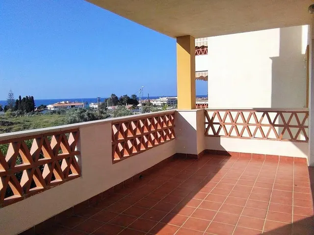 Piso con amplia terraza con vistas al mar en residencial de 16 vecinos — 6