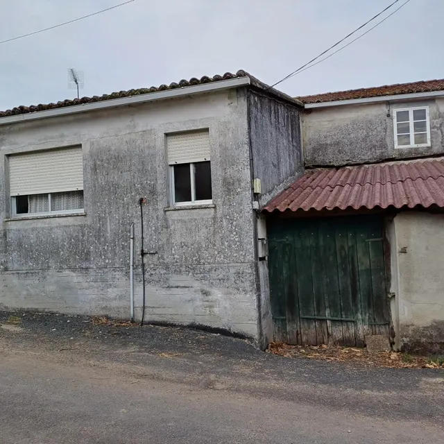 SE VENDE CASA DE ALDEA EN ARZUA PARA REFORMAR — 34