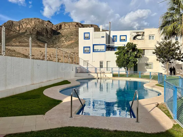 ¡OPORTUNIDAD! ADOSADO CON VISTAS AL MAR Y PISCINA COMUNITARI - foto 3