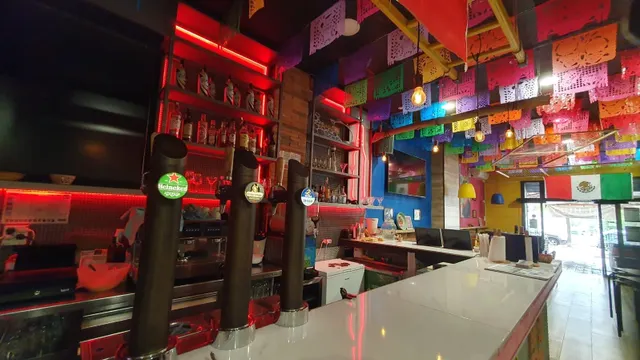 TRASPASO restaurante personalizable — 8