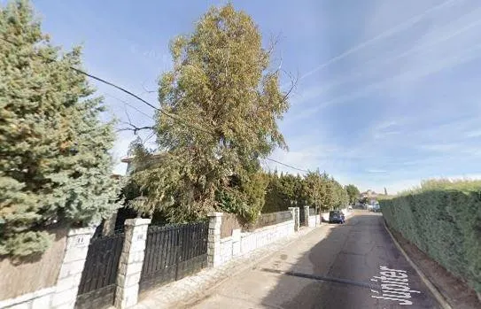 SE VENDE casa OKUPA en C Jupiter 11-60 de Camarena - foto 3
