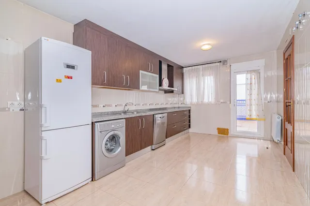 Chalet en venta en la mejor zona de ATARFE — 11