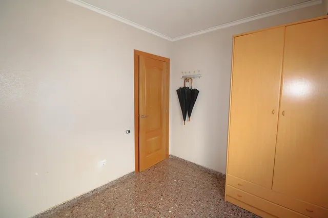 Piso de tres dormitorios con ascensor. — 30