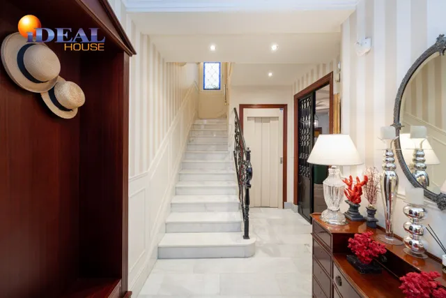 FANTASTICA CASA EN PLAZA DE LOS LOBOS — 4