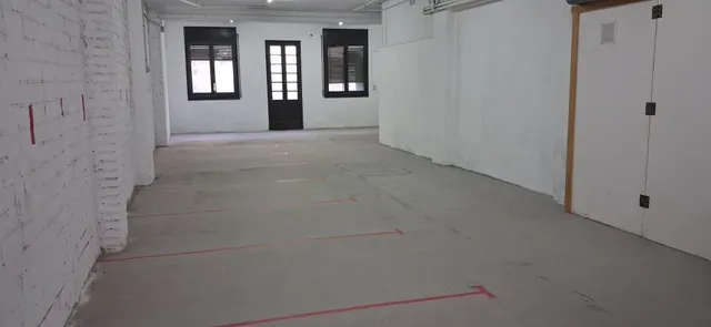 PLAZAS DE PARKING ESPECIALES PARA MOTOS — 2